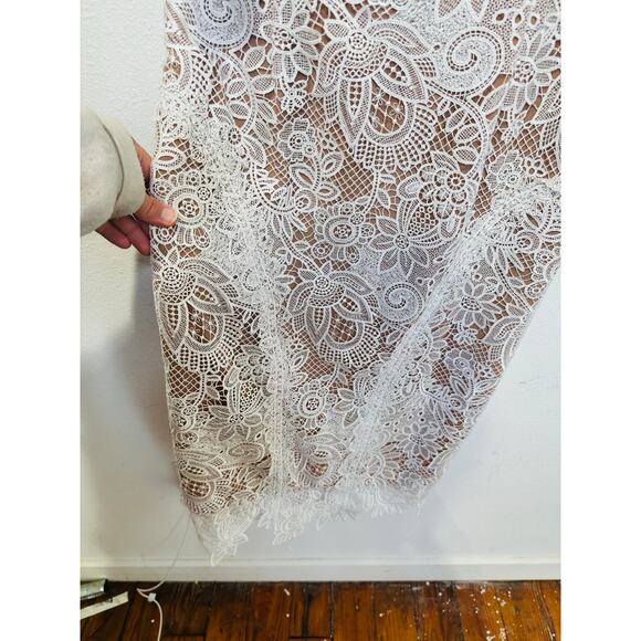 Bronx & Banco White Embroidered Lace Back Cutouts Madeline Lace Bride Dress XS - Picture 16 of 16
